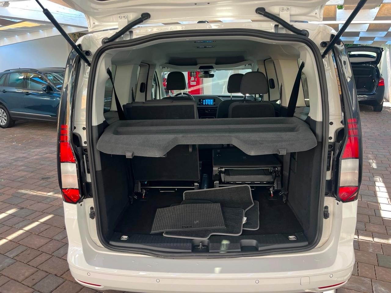 Volkswagen Caddy 2.0 TDI 102 CV Space Maxi 7 POSTI