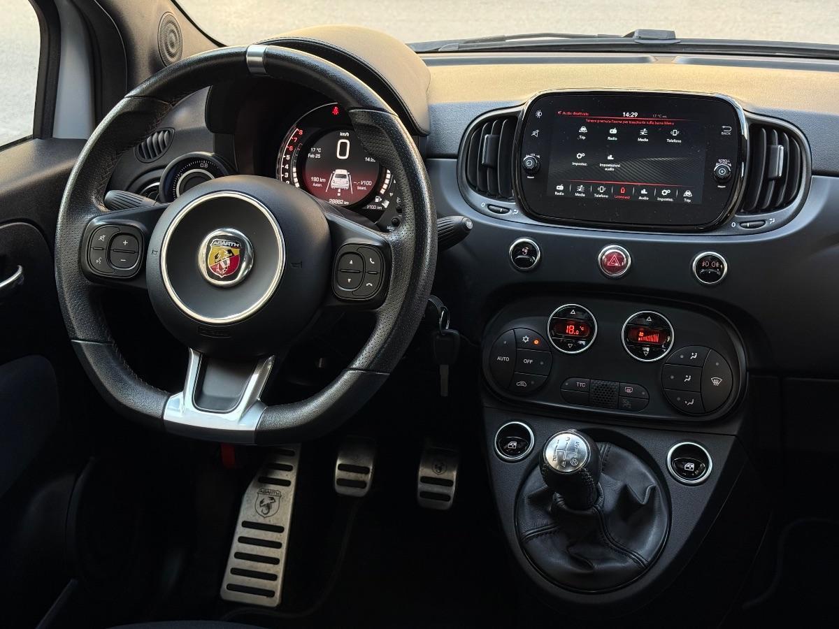 Abarth F595 1.4 Turbo T-Jet 165 CV