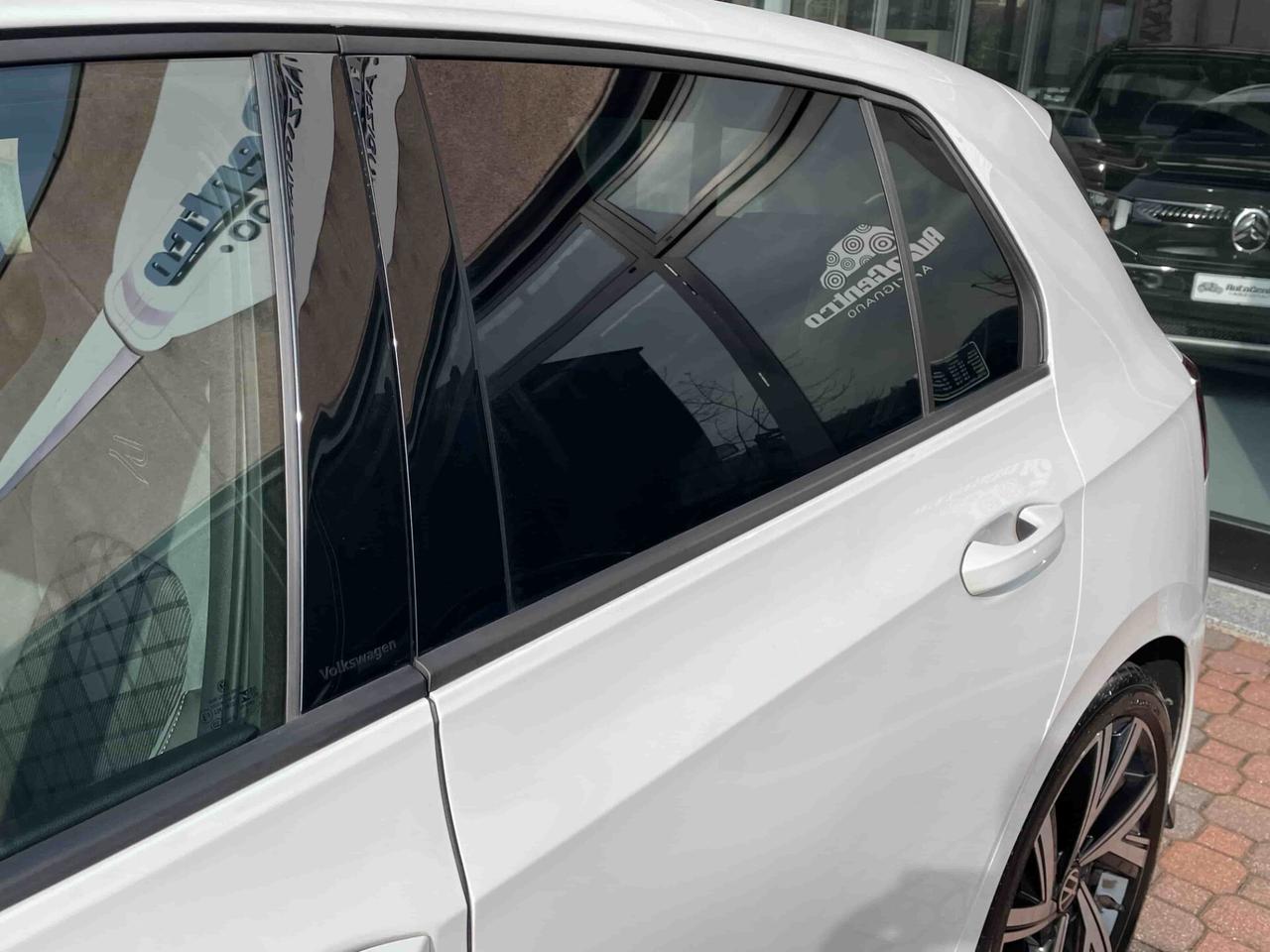 Volkswagen Golf 1.5 eTSI 130 CV EVO ACT DSG R-Line