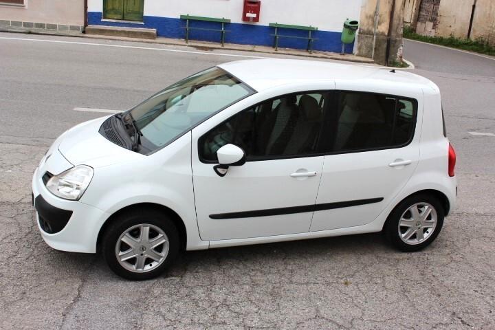 Renault Modus 1.5 dCi 85CV Dynamique clima automatico 5porte cerchi in lega radio cd neopatentati