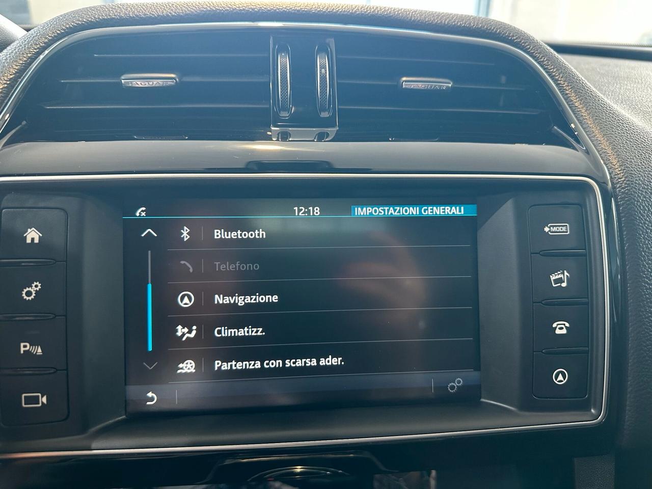 Jaguar F-Pace 2.0 D 180 CV AWD R-Sport