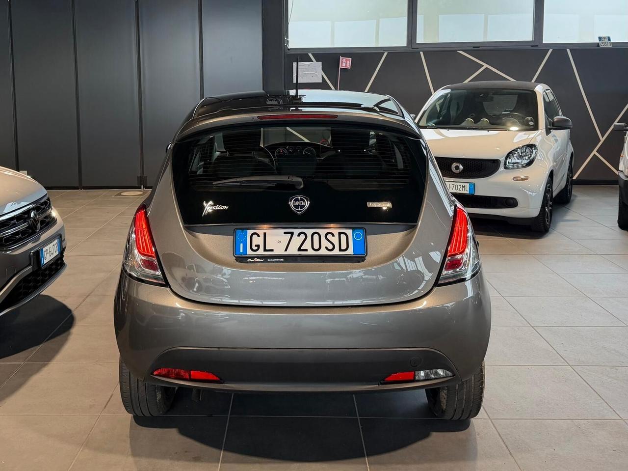 Lancia Ypsilon 1.0 FireFly 5 porte S&S Hybrid Silver Plus