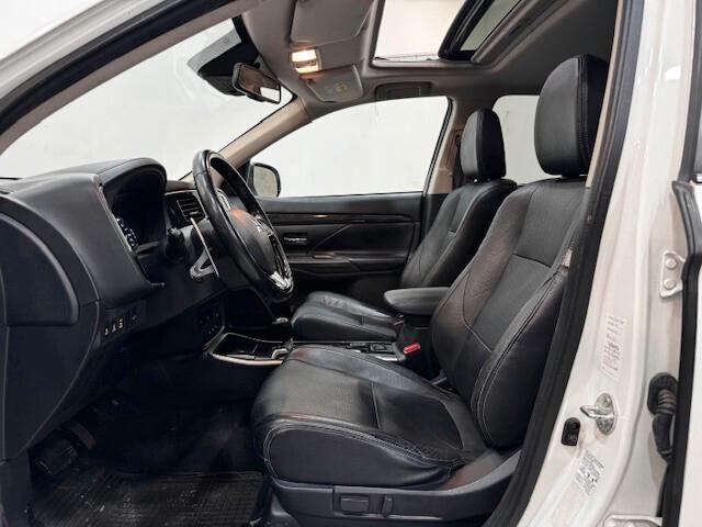Mitsubishi Outlander 2.2 DI-D 4WD Instyle Plus SDA 7 posti
