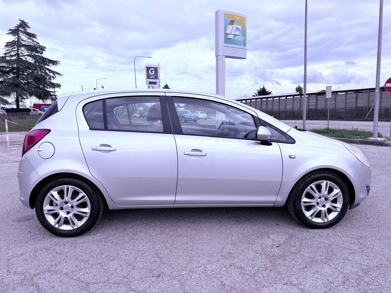 Opel Corsa 1.3 CDTI 75CV Ok neopatentati