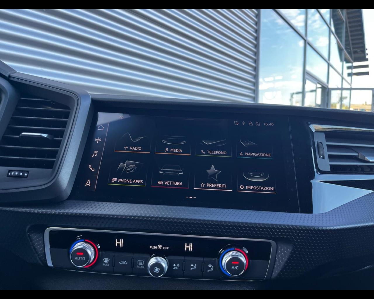 AUDI A1 ALLSTREET 30 TFSI S-TRONIC IDENTITY CONTRAST