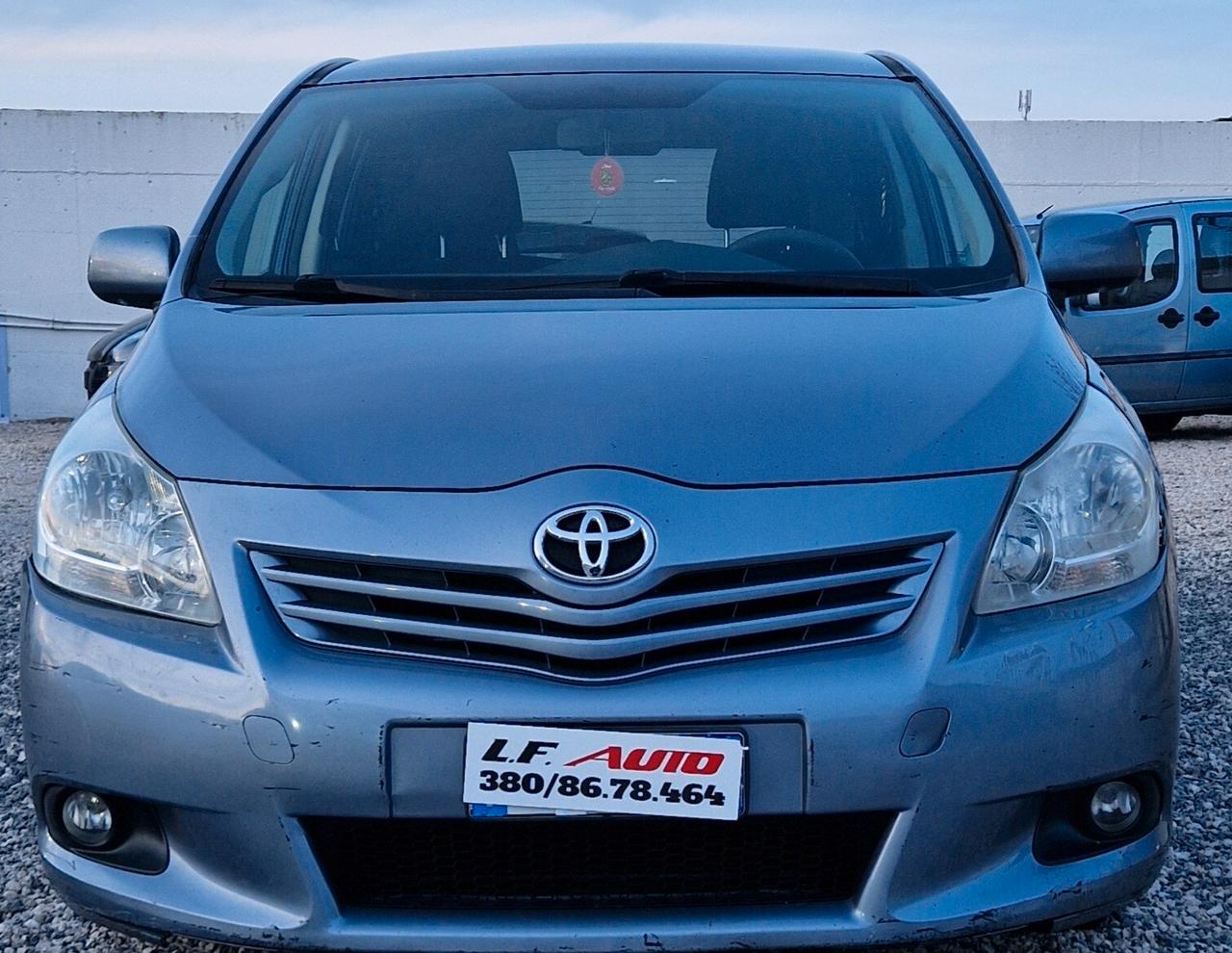 Toyota Verso 2.2 D-Cat 150 CV aut. Sol perfetta