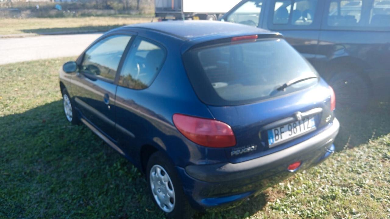 Peugeot 206 1.1 3p. XR