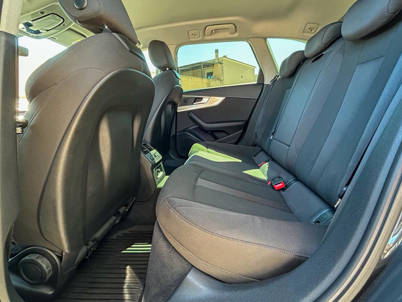 Audi A4 40 TDI S tronic S line edition