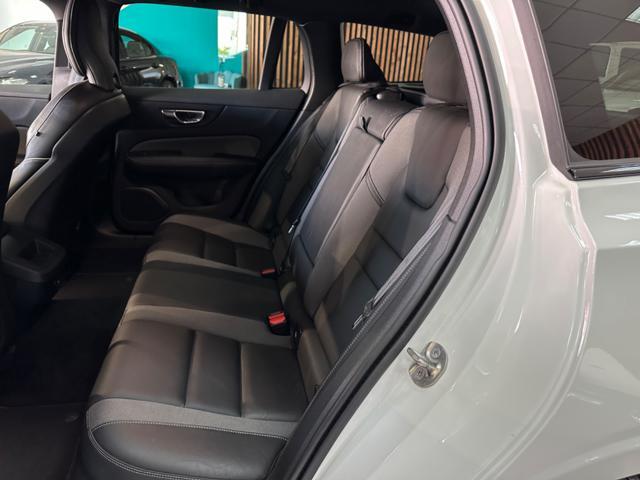 VOLVO V60 B4 (d) Geartronic R-Design*IVA ESPOSTA