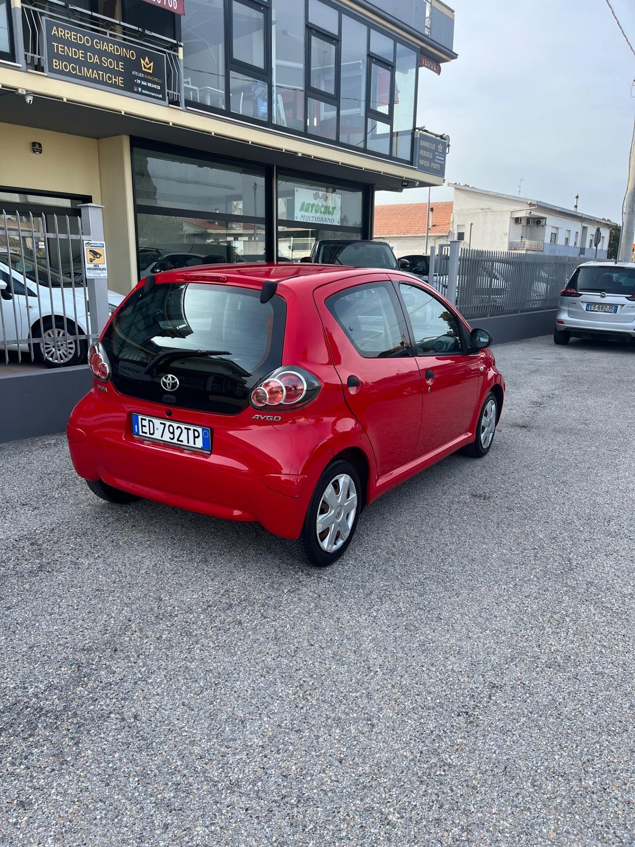 Toyota Aygo 1.0 12V VVT-i 5 porte Sol GPL