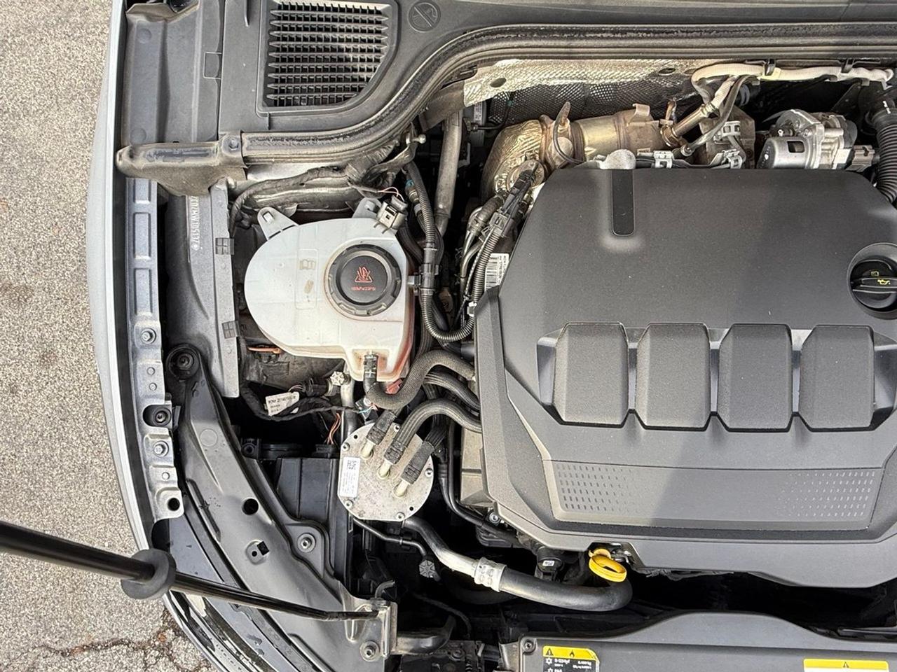 Volkswagen Golf 2.0 16V TDI #8227