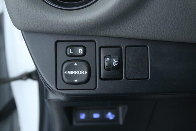 TOYOTA Yaris 1.0 5 porte Business / Neopatentati