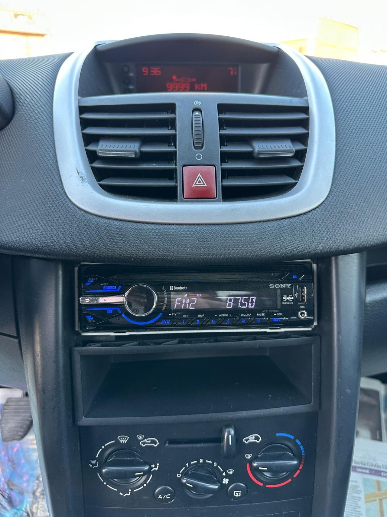 Peugeot 207 1.4 bezina