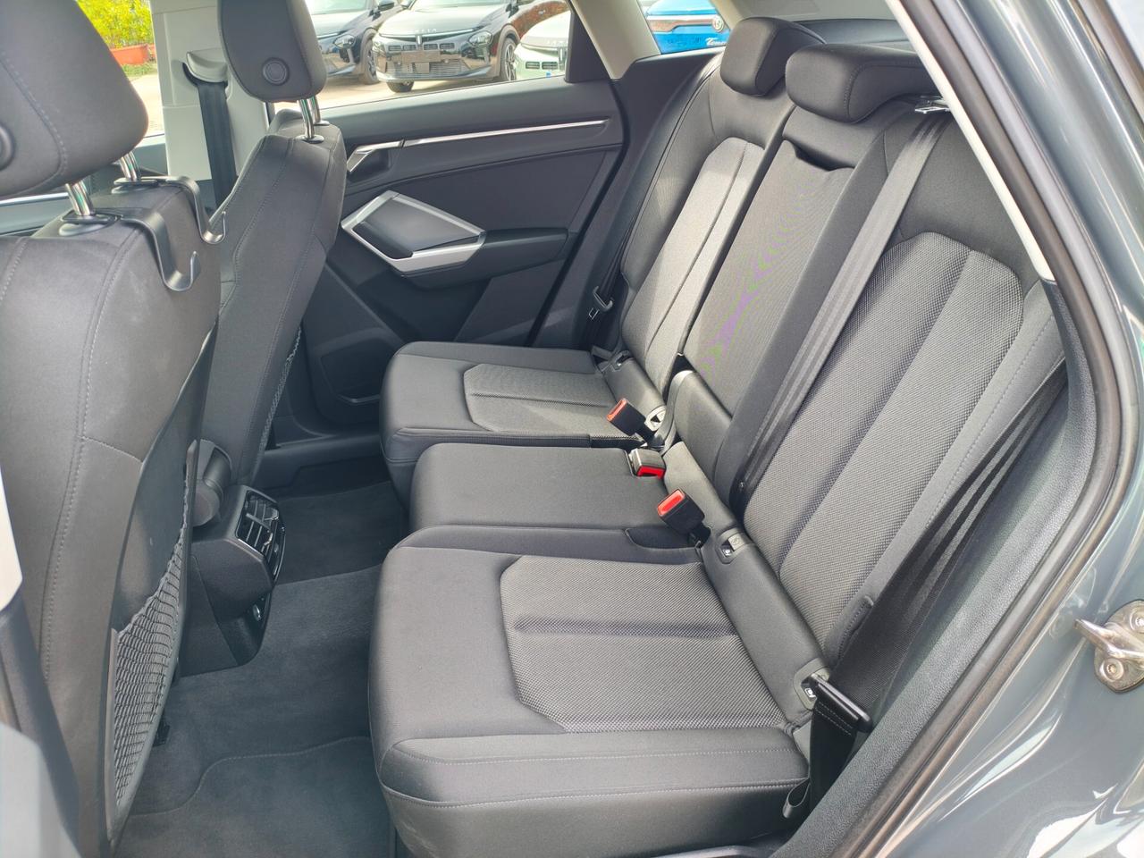 Audi Q3 35 TDI S tronic Business