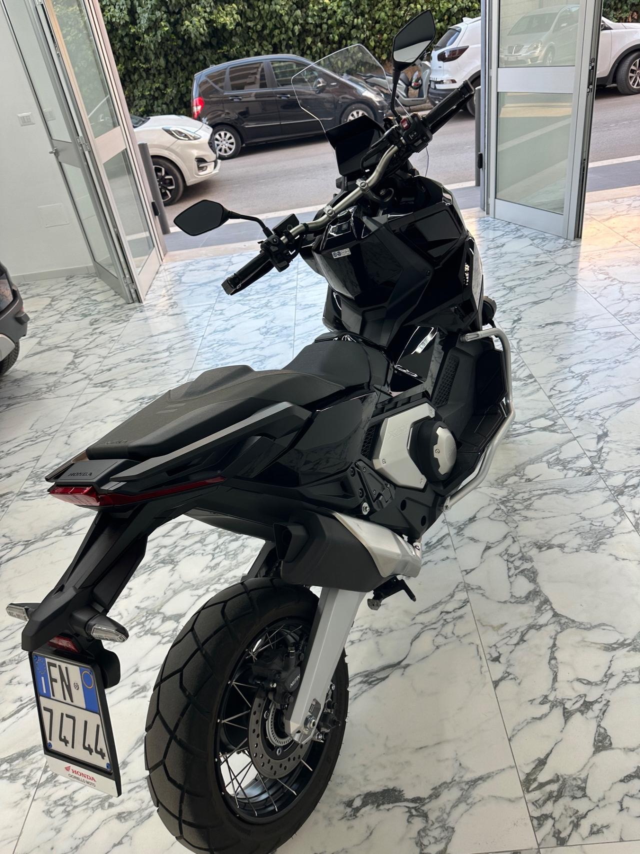 Honda X-ADV 750 Full optional