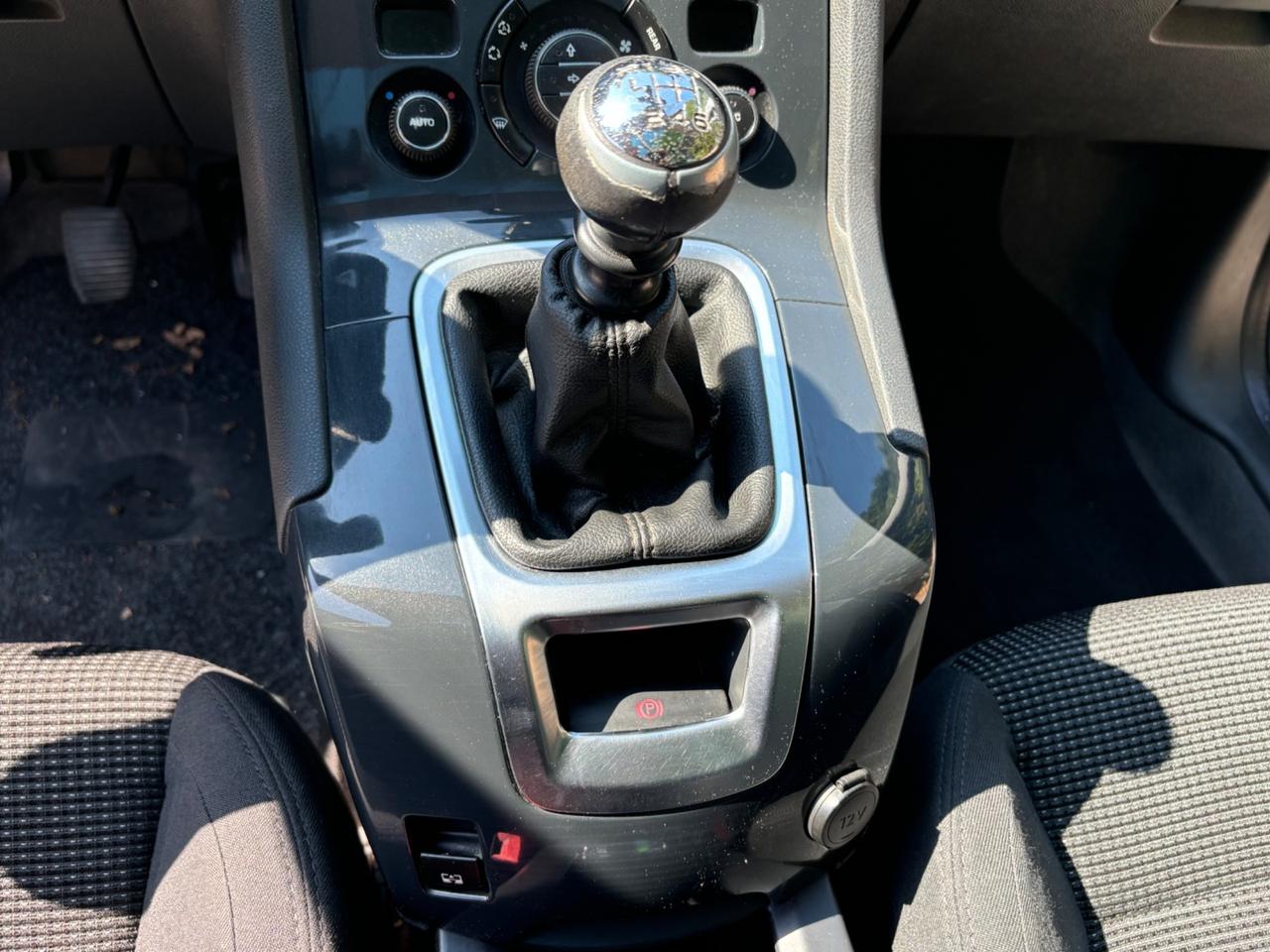 Peugeot 5008 2.0 HDi 150CV Active