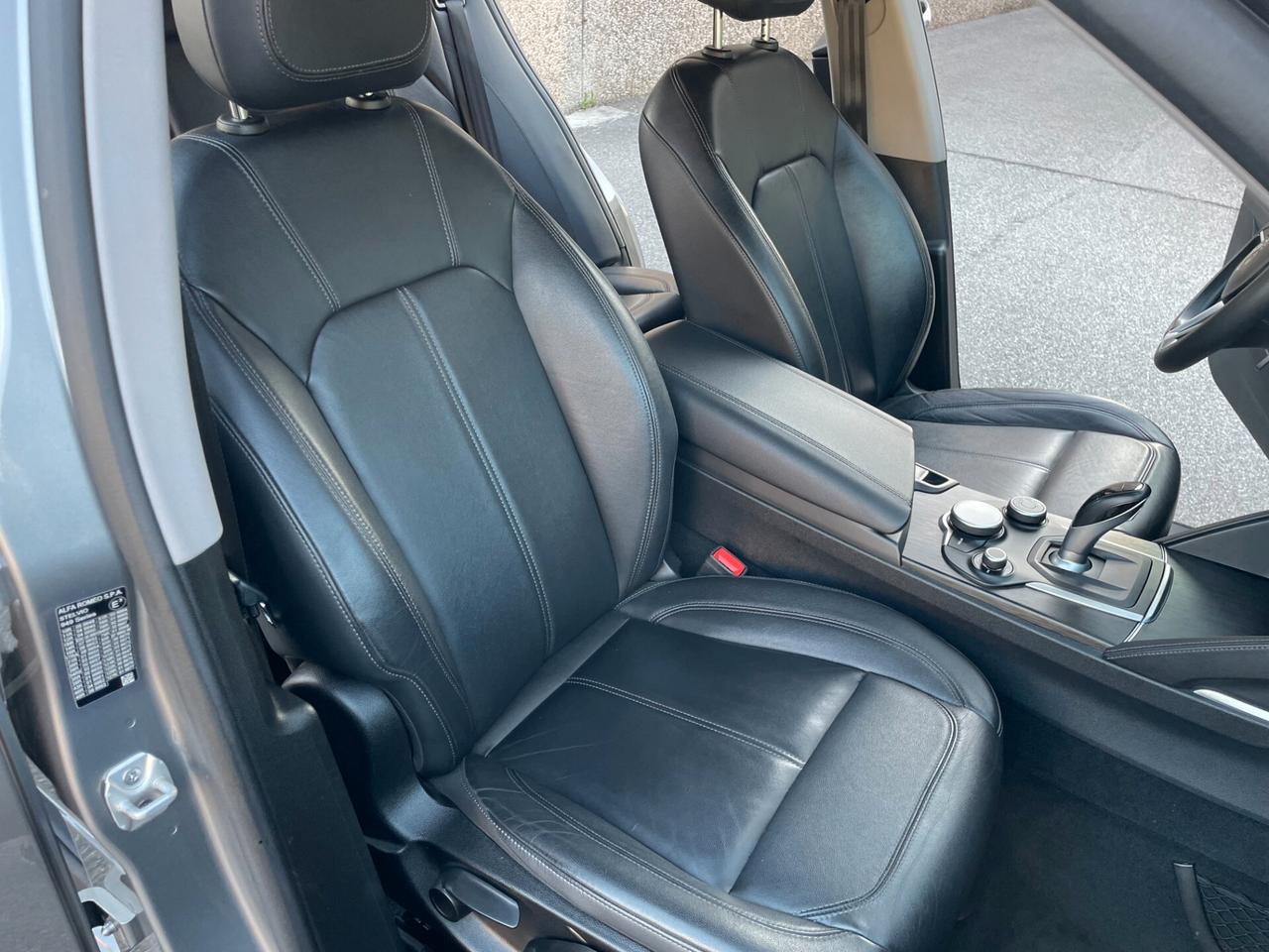Alfa Romeo Stelvio 2.2 Turbodiesel 210 CV AT8 Q4 Business