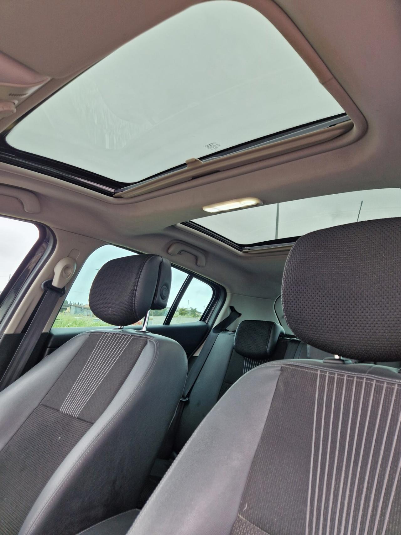 Renault Megane Mégane C-C 1.5 dCi 110CV EDC Luxe