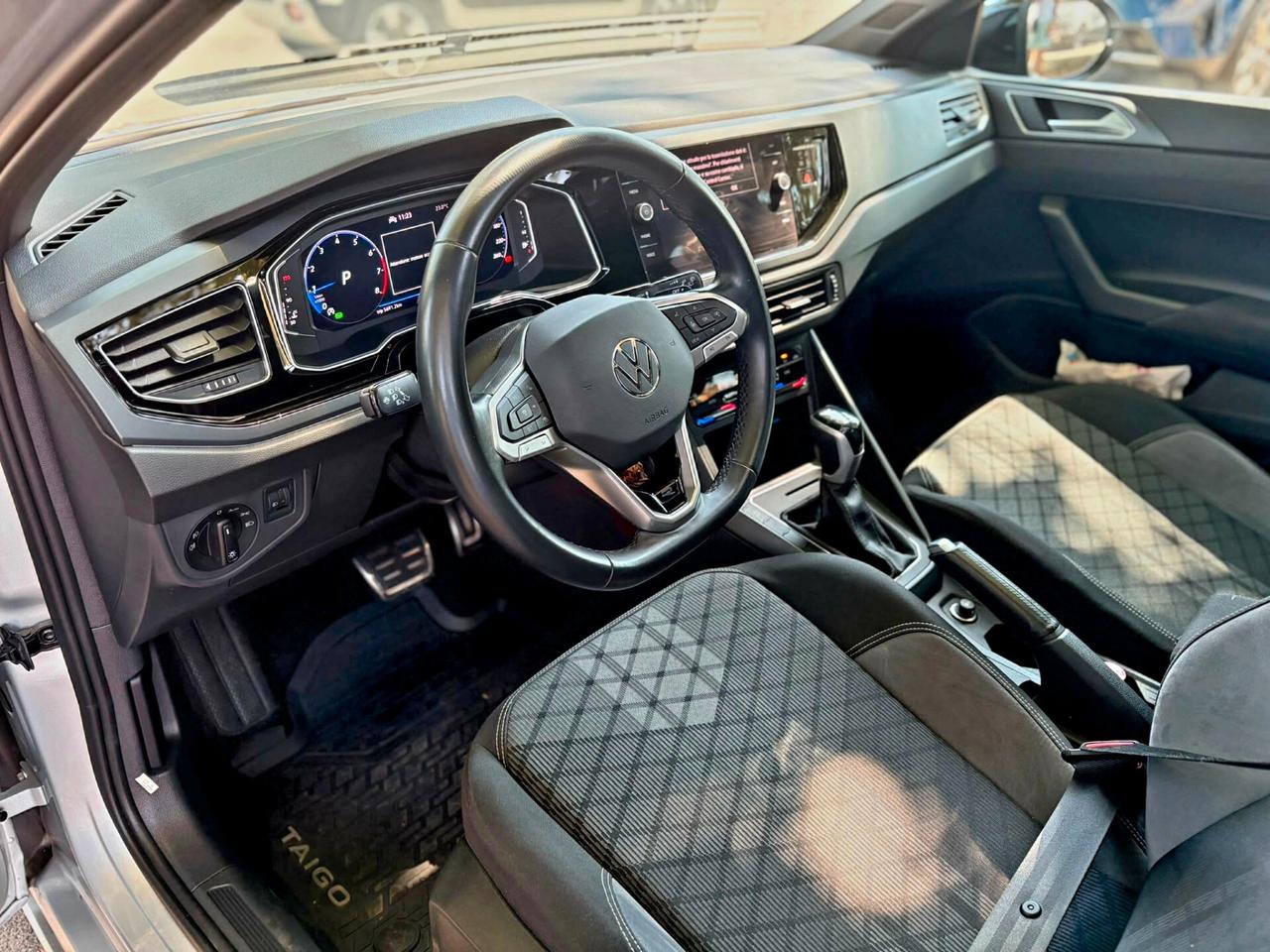 Volkswagen Taigo 1.5 TSI ACT 150 CV DSG R-Line