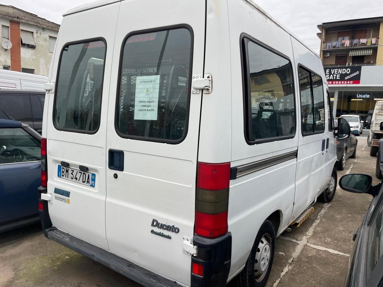 Fiat Ducato con piattaforma disabili