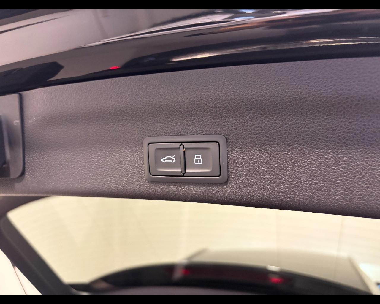 AUDI A6 AVANT 40 TDI S-TRONIC BUSINESS PLUS