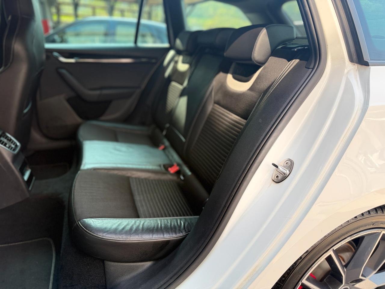 Skoda Octavia 2.0 TDI DSG Wagon RS E6 184CV