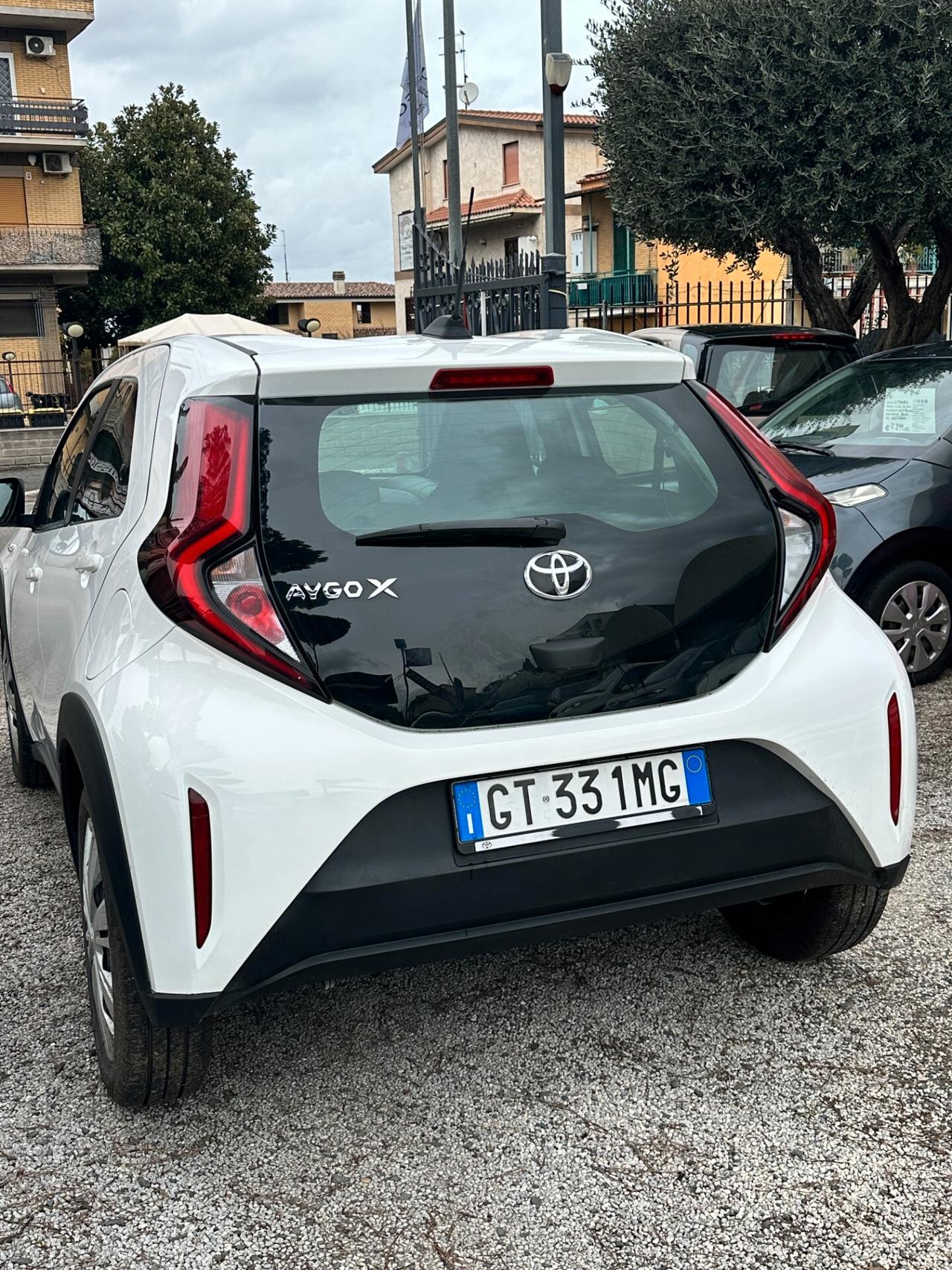 Toyota Aygo X 1.0 VVT-i 72 CV 5 porte Active CRUISE APPLE CAR PLAY MULTIFUNZIONE RE-CAMERA
