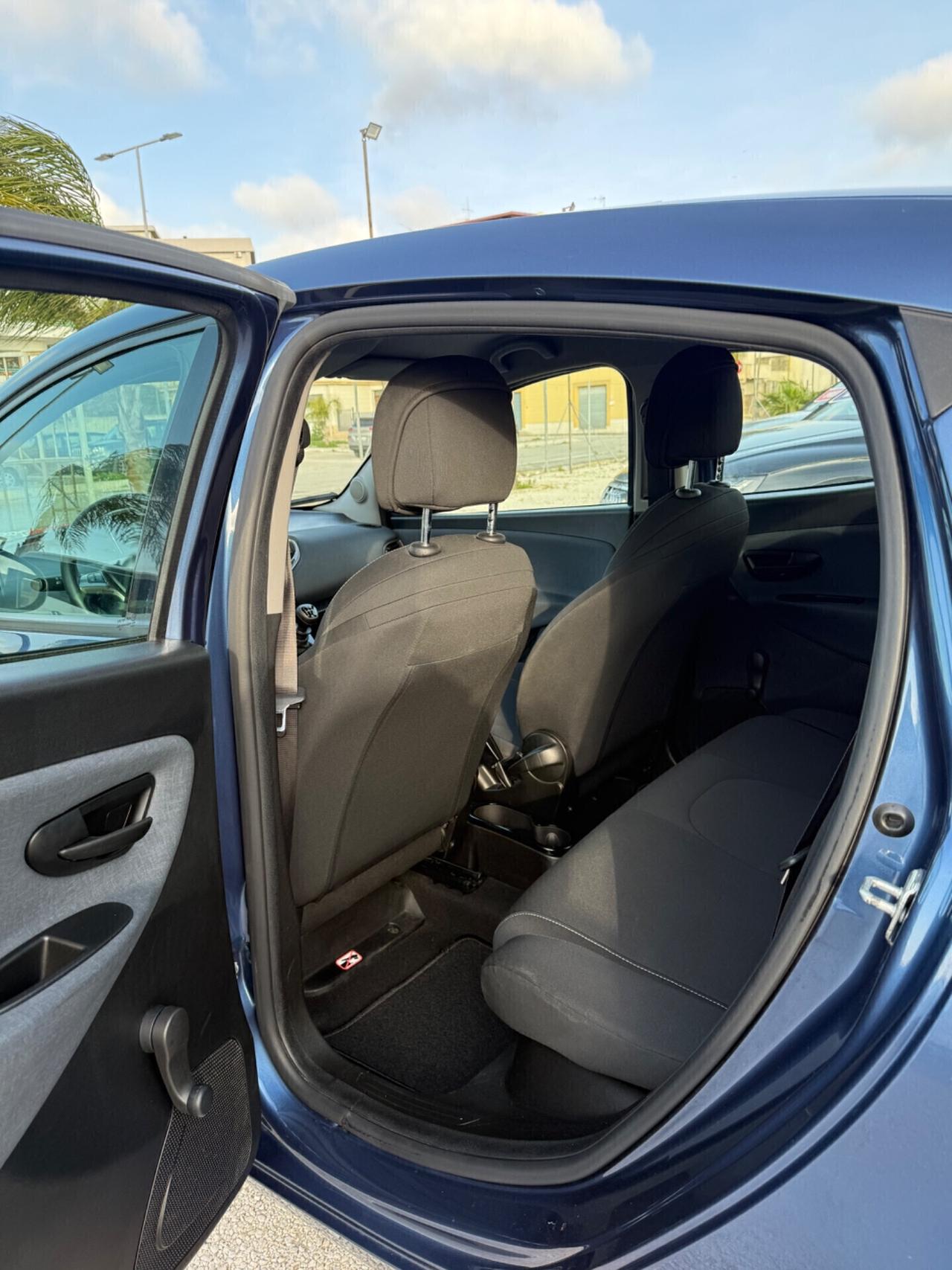 Lancia Ypsilon 1.0 FireFly 5 porte S&S Hybryd Gold