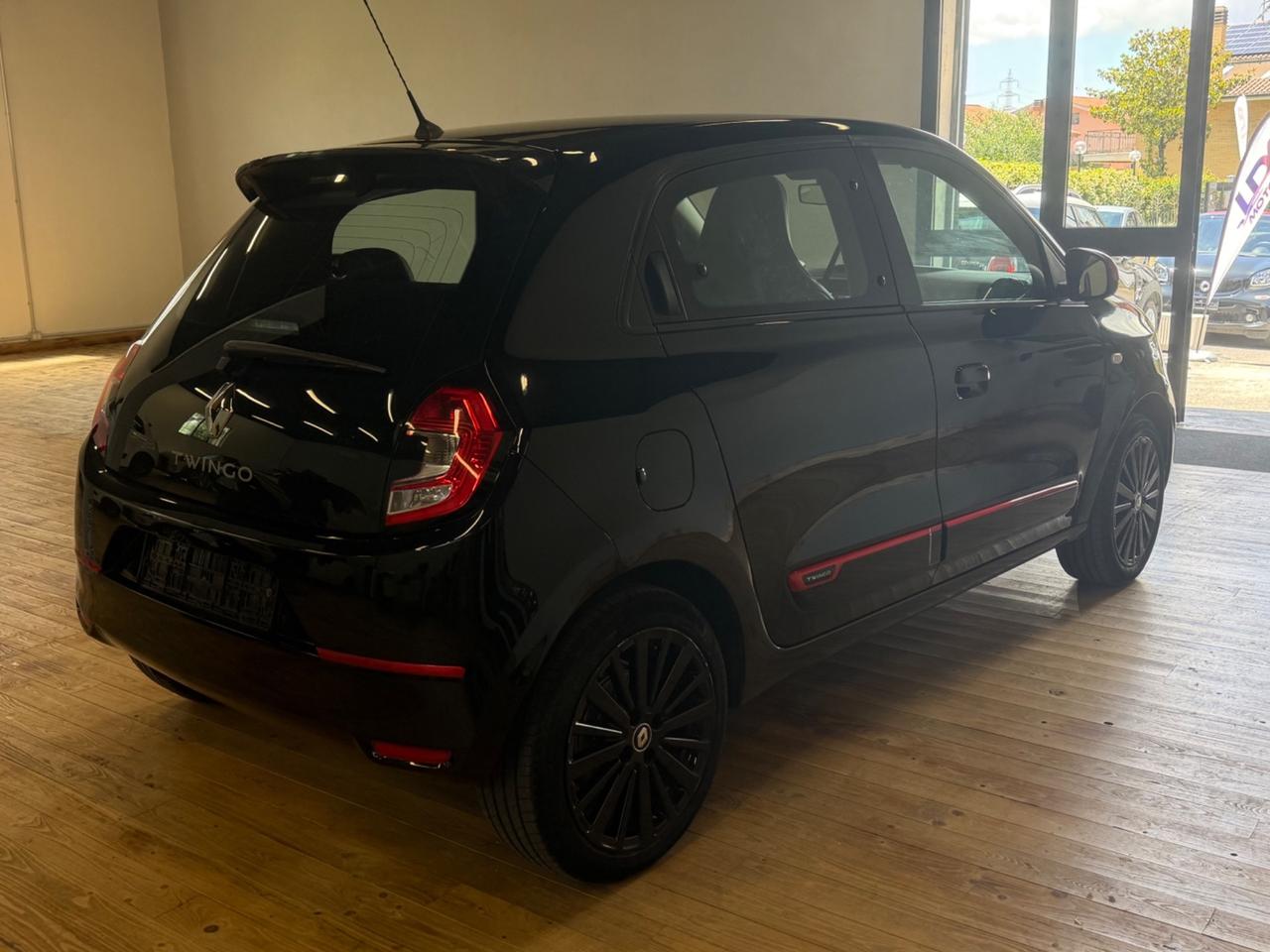 Renault Twingo 0.9 93CV AUTOMATICA PELLE NAVIGATORE LED BLACK PACK