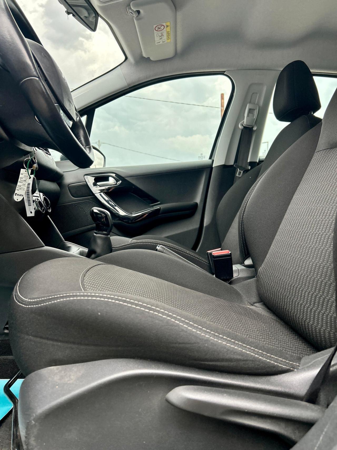 Peugeot 208 PureTech 82 5p. GPL Active