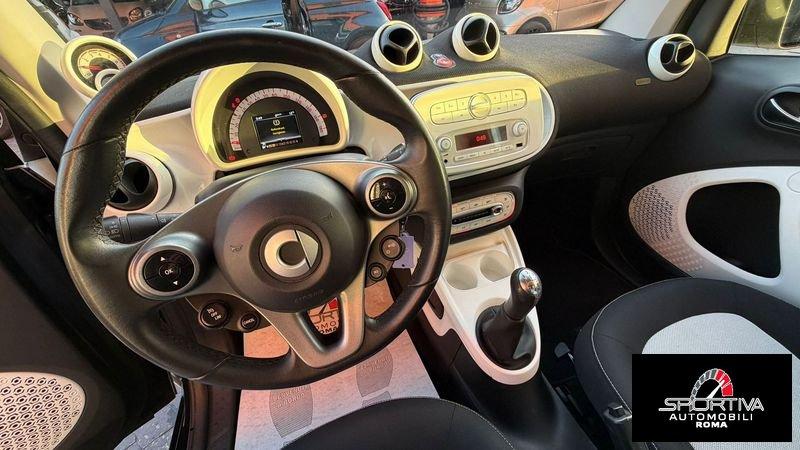 smart fortwo FARI LED TETTO PANORAMICO RATA MENSILE 133,00 fortwo 70 1.0 Passion