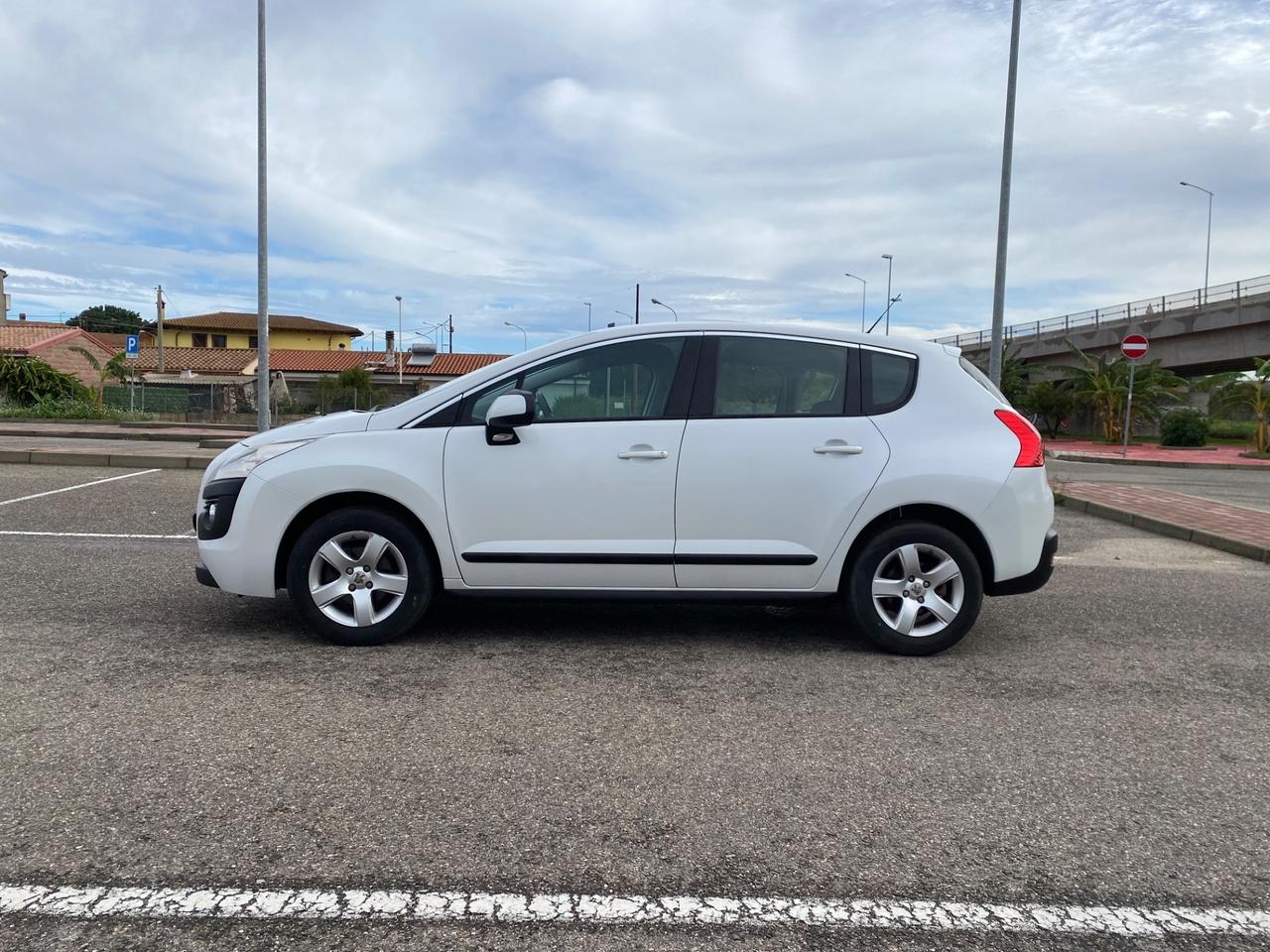 Peugeot 3008 1.6 HDi 110CV cambio robotizzato Premium
