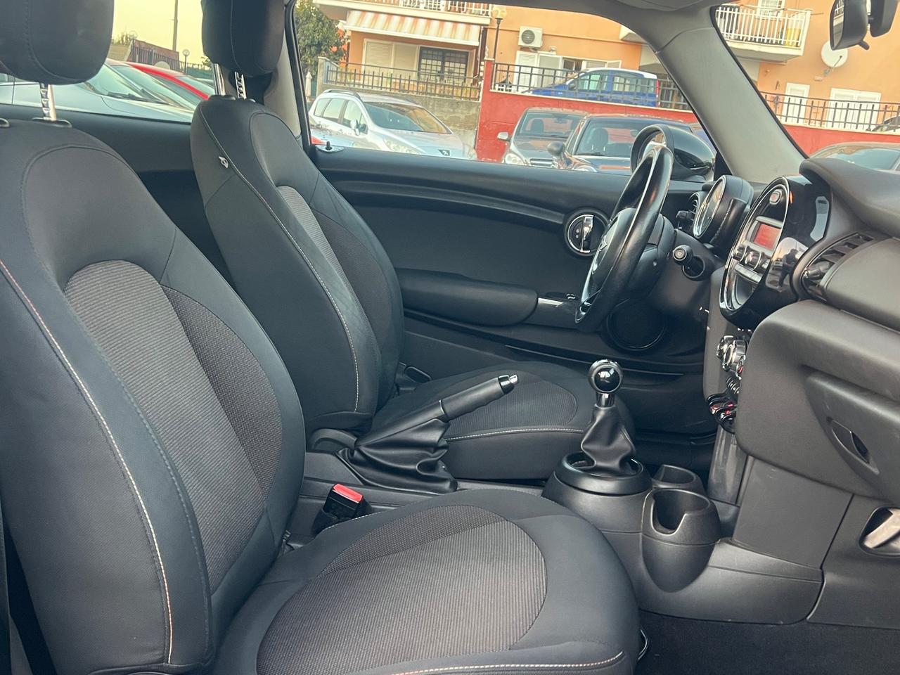 Mini One Mini one 75cv total black neopatentati