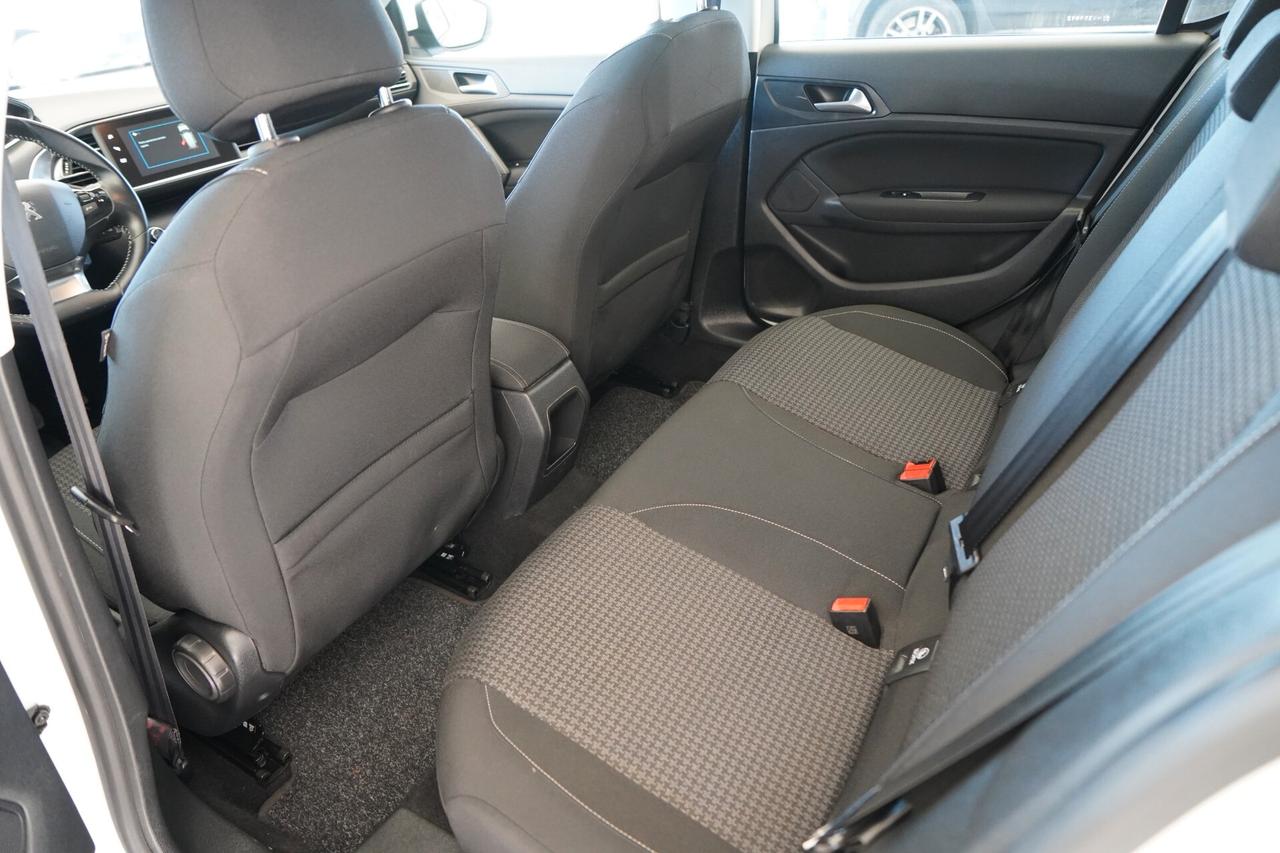 Peugeot 308 BlueHDi 130 S&S Business