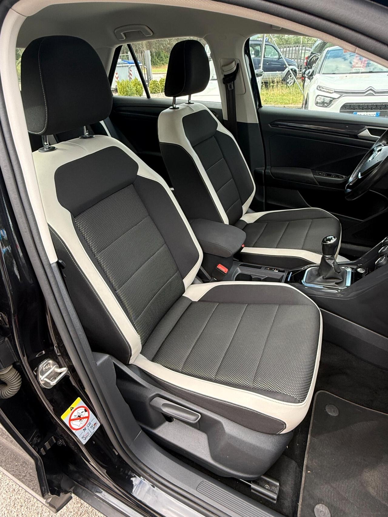 "DA VETRINA " Volkswagen T-Roc 1.5 TSI ACT FULL