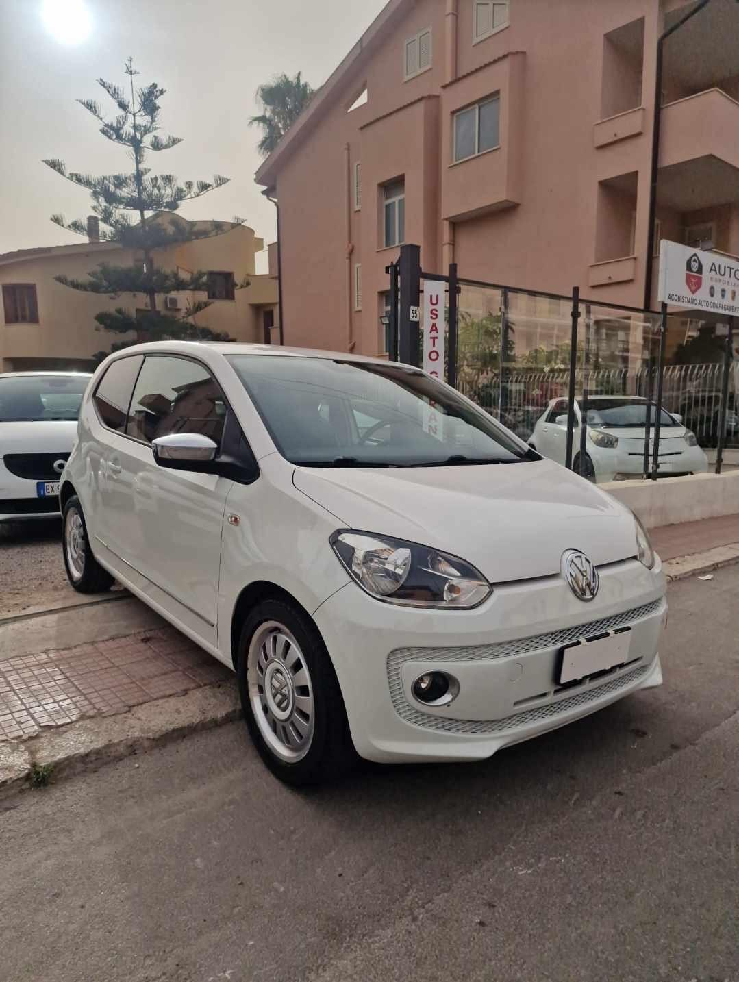 VOLKSWAGEN UP 3P