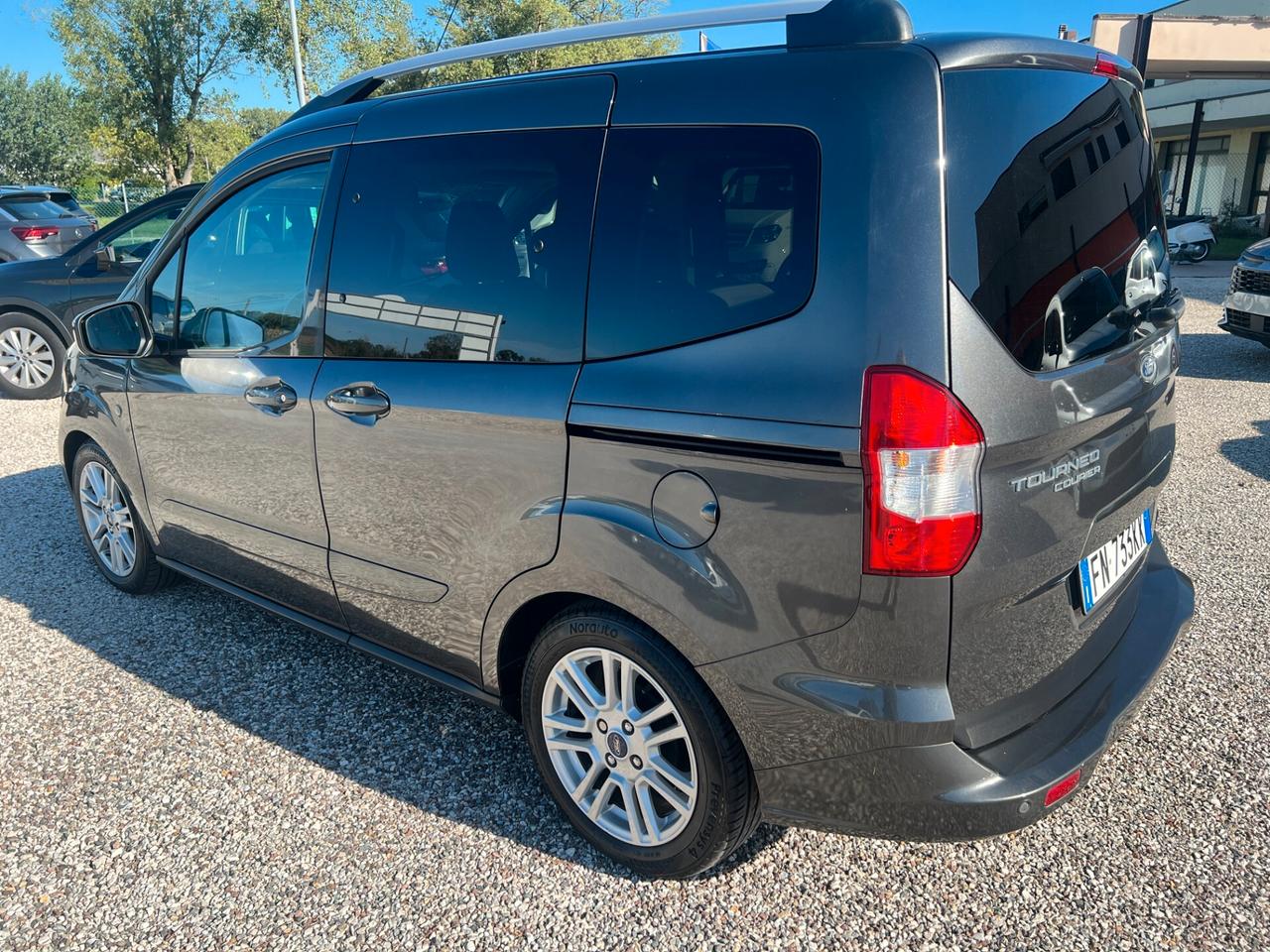 Ford Tourneo Courier Tourneo Courier 1.5 TDCI 75 CV Titanium