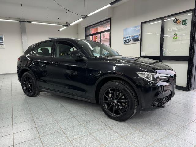 ALFA ROMEO STELVIO - 2.2 T.diesel 210 CV AT8 Q4 Exec. UNICO PROP/ IVA DEDUCIBILE/ RADAR/ NAVI/ RETROCAMERA