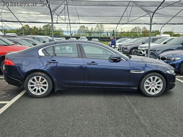 JAGUAR XE XE 2.0d Pure Business edition 180cv tg: FG873SR