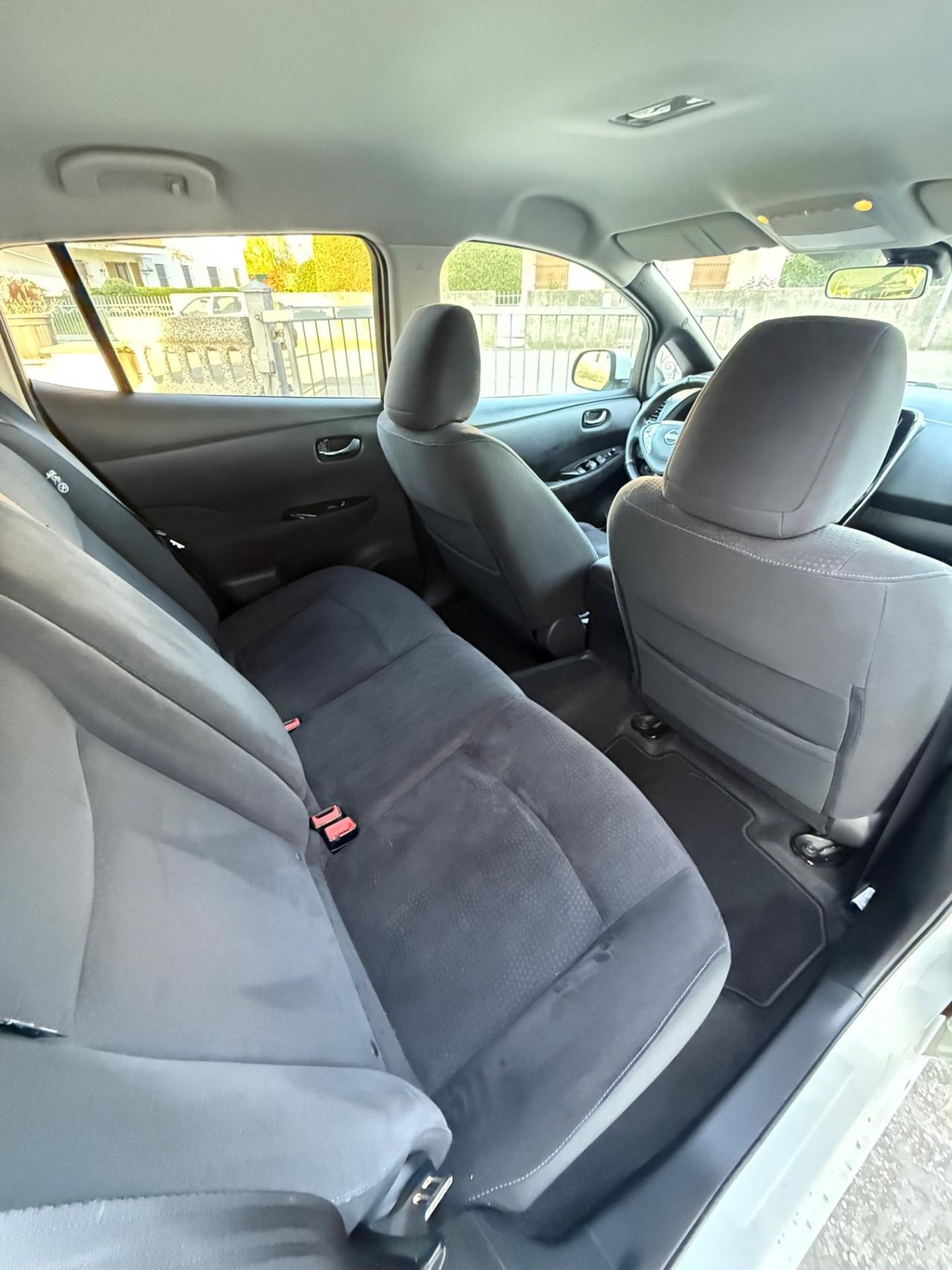 Nissan Leaf Tekna 30KWh Solar pack Spoiler 2016