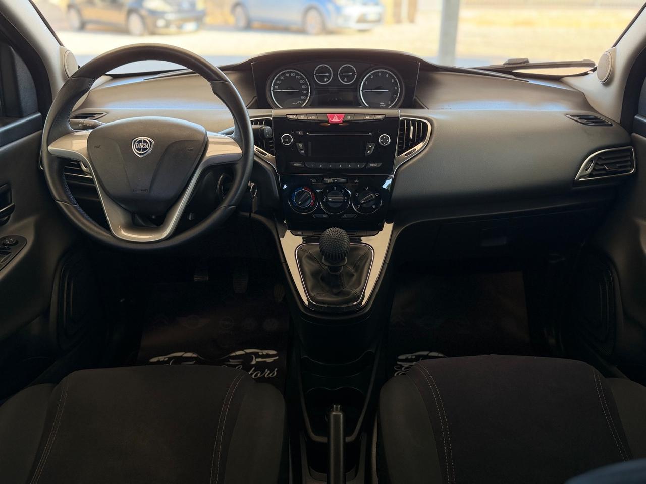 Lancia Ypsilon 1.2 69 CV 5 porte Gold