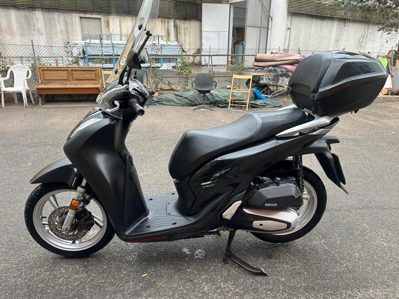 Honda SH 150 ABS start stop