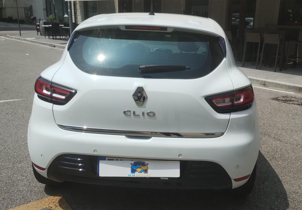 Renault Clio dCi 8V 75 CV 5 porte Moschino Zen NEOPATENTATI