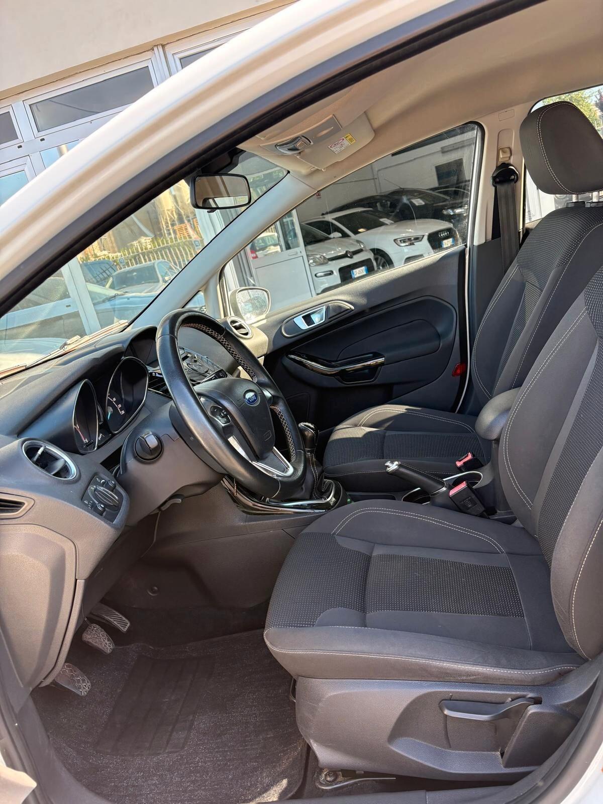 Ford Fiesta 1.5 TDCi 75CV 3 porte Black & White Edition