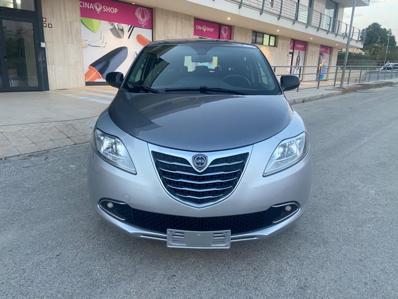 Lancia Ypsilon 1.2 69 CV 5 porte S&S Gold