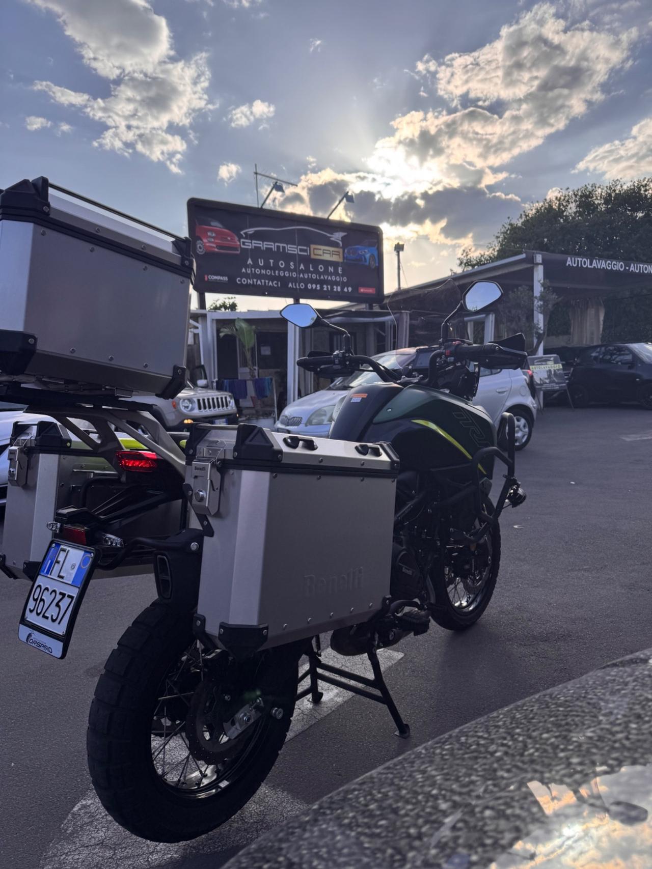Benelli TRK 702 Full