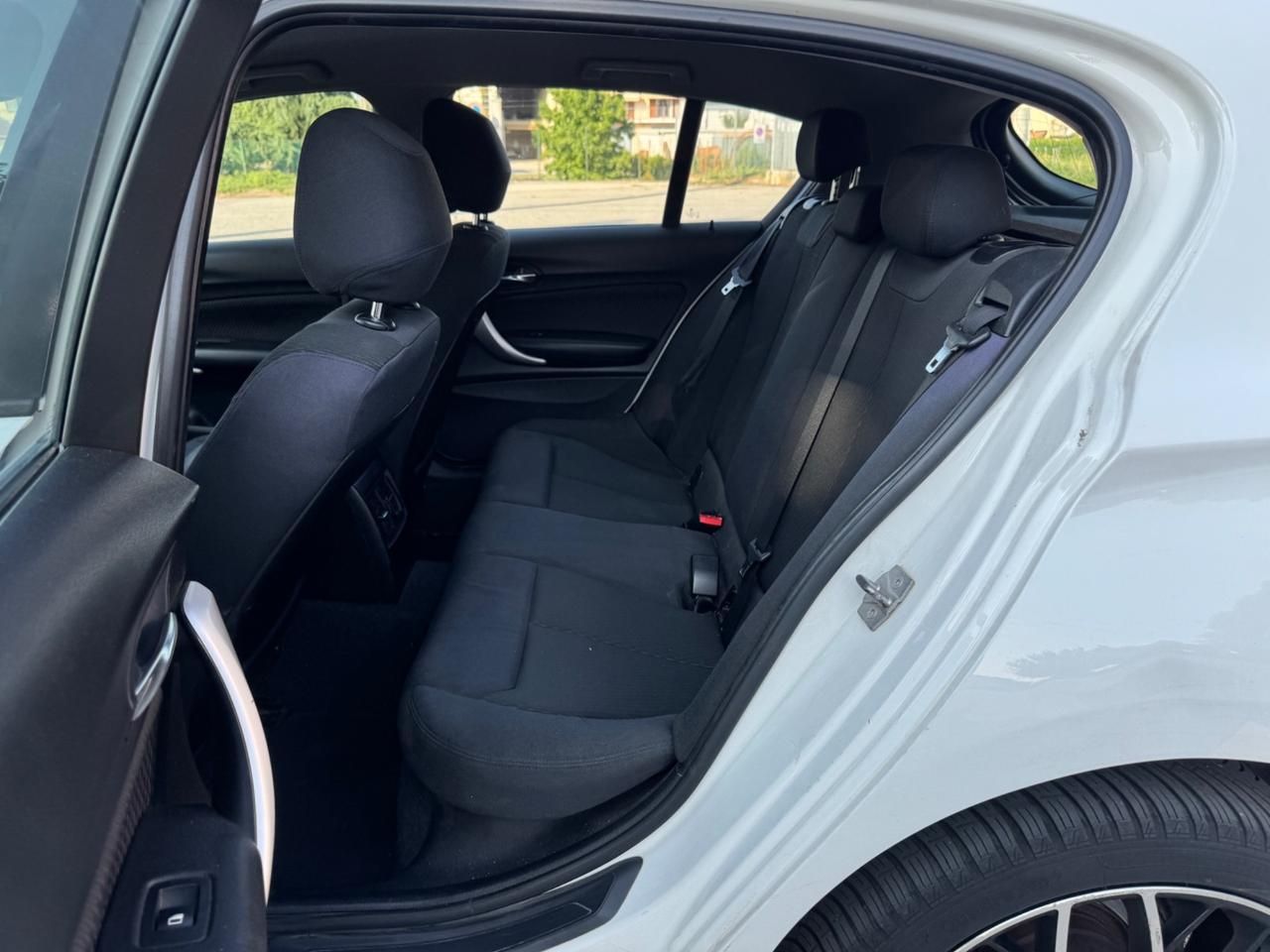Bmw 116 116d 5p. Urban