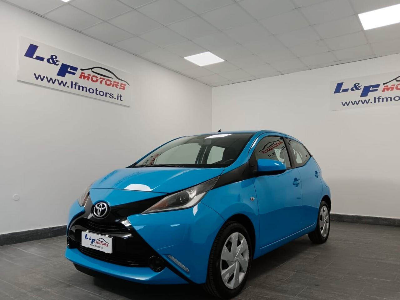 Toyota Aygo 1.0 NEOPATENTATI 5 porte x-wave