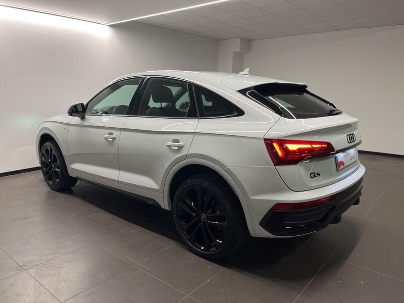 Audi Q5 Audi Sportback S line plus 40 TDI quattro 150(204) kW(CV) S tronic