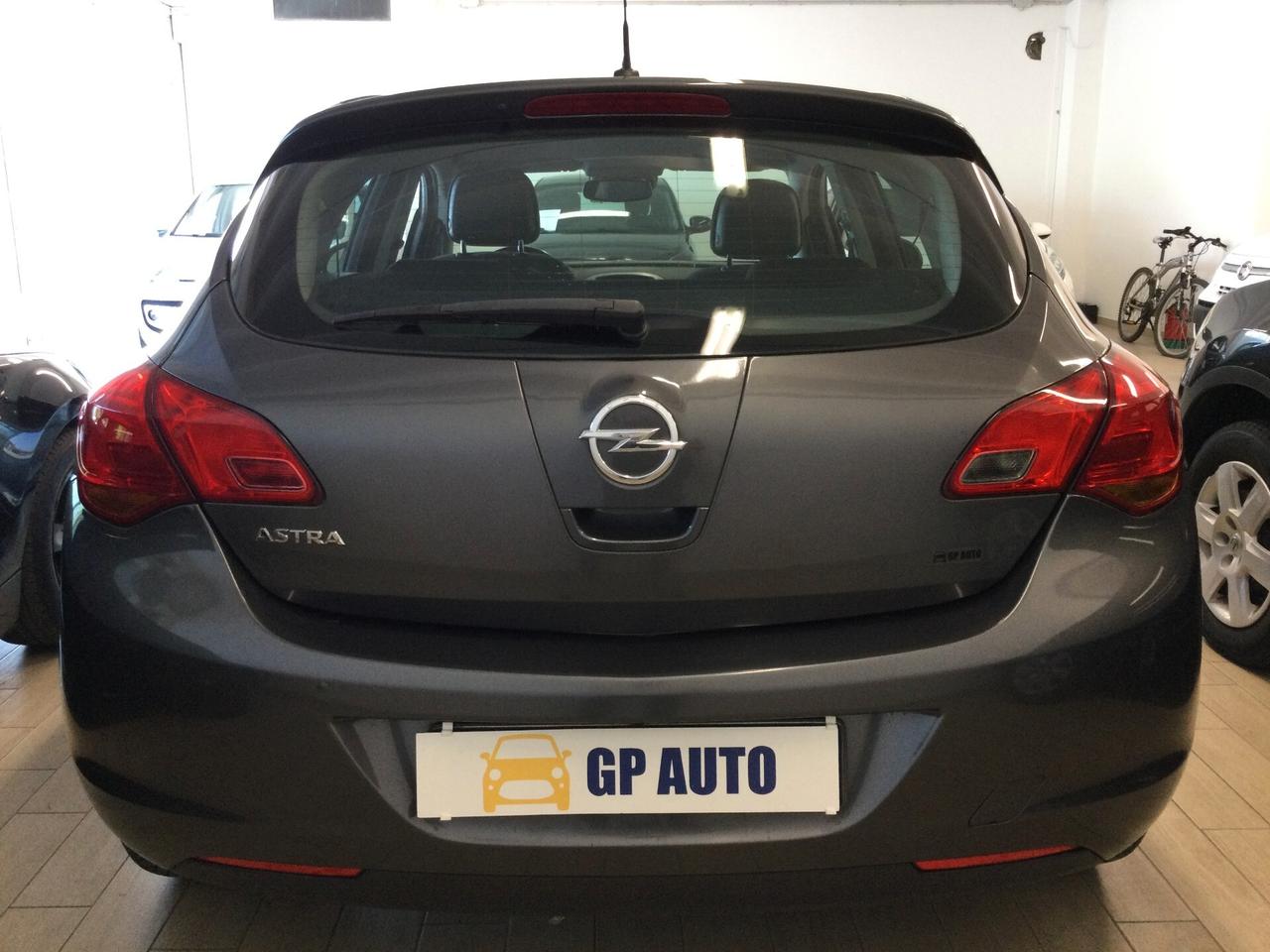 Opel Astra 1.4 100CV 5 porte Cosmo